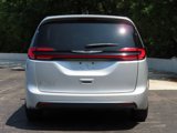 Certified 2023 Chrysler Pacifica Touring-L image 5