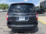 Used 2014 Chrysler Town & Country Touring-L image 6