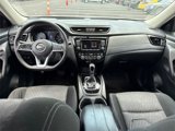 Used 2018 Nissan Rogue SV image 2
