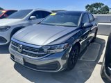 Used 2024 Volkswagen Jetta SE image 2
