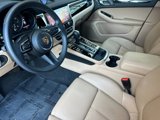 Certified 2024 Porsche Macan image 4