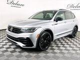 Used 2022 Volkswagen Tiguan SE R-Line image 3