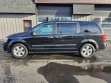 Used 2016 Dodge Grand Caravan SE image 2
