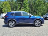 Used 2022 Nissan Rogue SV w/ SV Premium Package image 2