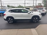 Used 2024 Volkswagen Taos SE w/ Panoramic Sunroof Package image 5