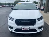 New 2025 Chrysler Pacifica Select w/ Fav Edition Package image 2