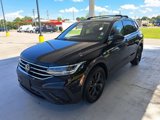 Used 2024 Volkswagen Tiguan SE w/ Panoramic Sunroof Package image 3