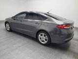 Used 2018 Ford Fusion SE w/ Fusion SE Technology Package image 3