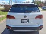 Used 2023 Volkswagen Taos SE w/ Panoramic Sunroof Package image 5