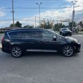 Used 2020 Chrysler Pacifica Limited image 2