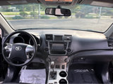 Used 2013 Toyota Highlander SE image 3