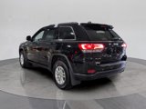 Used 2019 Jeep Grand Cherokee Laredo image 3