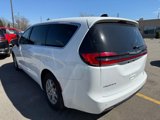 Used 2023 Chrysler Pacifica Touring-L image 3