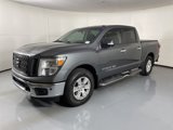 Used 2019 Nissan Titan SV image 4