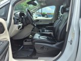 Used 2022 Chrysler Pacifica Touring-L image 3
