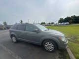 Used 2020 Dodge Journey SE image 2