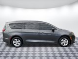 Used 2017 Chrysler Pacifica Touring-L Plus image 2