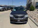 Used 2016 Dodge Grand Caravan SXT image 2