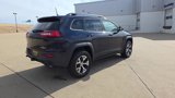 Used 2016 Jeep Cherokee Trailhawk image 3