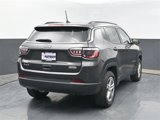 Used 2024 Jeep Compass Latitude image 5