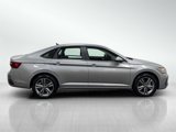 Used 2024 Volkswagen Jetta SE image 4