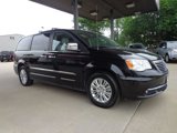 Used 2015 Chrysler Town & Country Limited Platinum image 4
