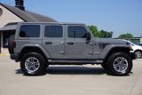 Used 2019 Jeep Wrangler Unlimited Sahara image 2