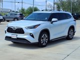 Used 2022 Toyota Highlander XLE image 5