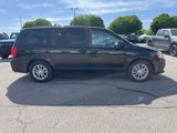 Used 2016 Dodge Grand Caravan SXT image 2