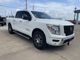 Used 2021 Nissan Titan SV w/ SV Convenience Package image 2