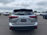 Used 2022 Toyota Highlander XLE image 6
