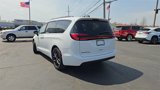 Used 2024 Chrysler Pacifica Touring-L w/ Uconnect Theater Family Group image 2