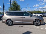 Used 2018 Chrysler Pacifica Limited w/ Tire & Wheel Group image 2