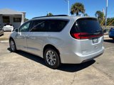 Used 2022 Chrysler Pacifica Touring-L image 5