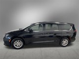 Used 2023 Chrysler Voyager LX image 2