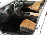 New 2025 Lexus ES 300h w/ Premium Package image 4