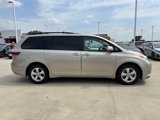 Used 2015 Toyota Sienna LE image 4