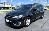 Used 2017 Chrysler Pacifica Touring-L image 6