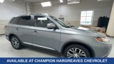 Used 2016 Mitsubishi Outlander SE image 2