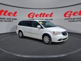 Used 2014 Chrysler Town & Country Touring image 2