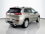 Used 2017 Jeep Cherokee Overland w/ Technology Group image 5