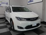 Used 2017 Chrysler Pacifica Limited image 5