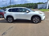 Used 2023 Nissan Rogue SV image 2