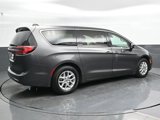Used 2023 Chrysler Pacifica Touring-L image 2
