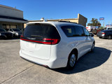 Used 2022 Chrysler Pacifica Touring-L image 3