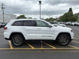 Used 2022 Jeep Grand Cherokee Limited w/ Tech Group image 2