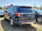 Used 2017 Ford Explorer XLT image 3