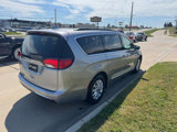 Used 2017 Chrysler Pacifica Touring-L image 5