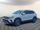 Certified 2022 Volkswagen Taos SE w/ IQ.Drive SE Package image 3