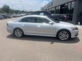 Used 2018 Volkswagen Passat 2.0T SEL Premium image 2